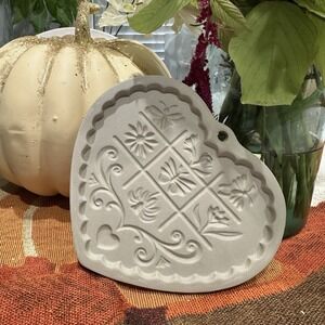 Vintage 1996 The Pampered Chef Gardens of The Heart Clay Cookie‎ Mold New In Box